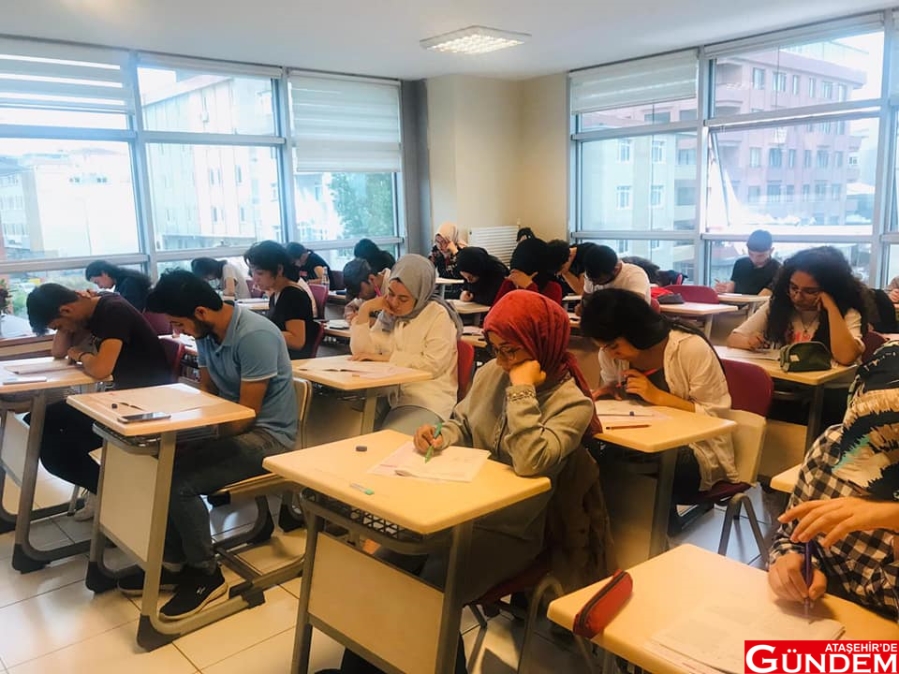 FERHATPAŞA GENÇLİK MERKEZİ'NİN 581 ÖĞRENCİSİ ARTIK ÜNİVERSİTELİ FERHATPAŞA GENÇLİK MERKEZİ BELEDİYE HİMMET KAYA ATAŞEHİRDE GÜNDEM